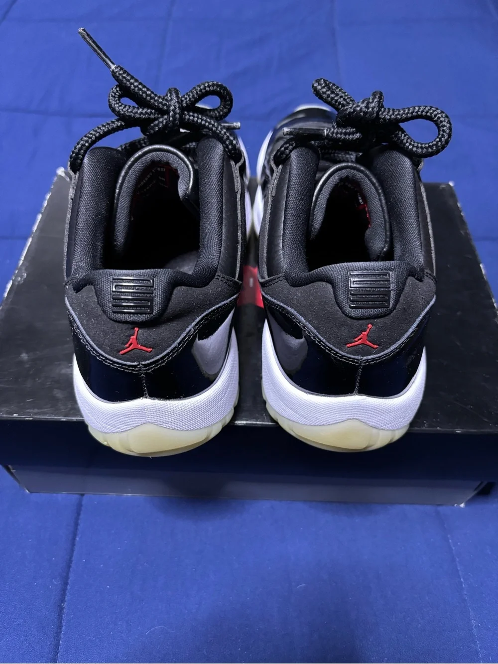 Jordan 11 Retro Low 72-10 2022 Size 8.5